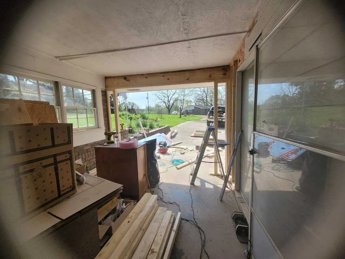 Air movers and dehumidifier for Water Mitigation Services in Onalaska